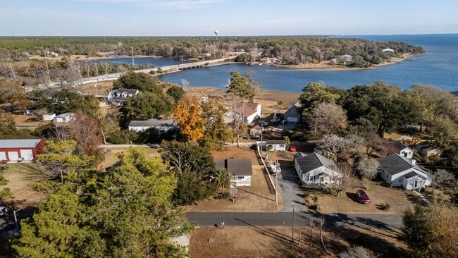 Building Photo - Broad Creek Home Available Now