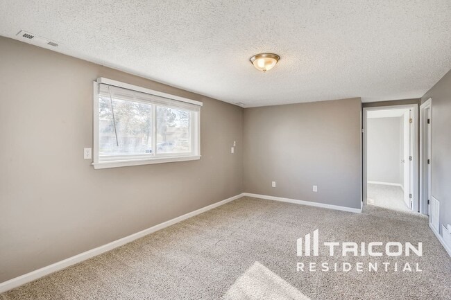 Building Photo - 6910 Fielding Cir