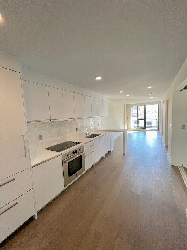 Building Photo - 1238 Sutter St