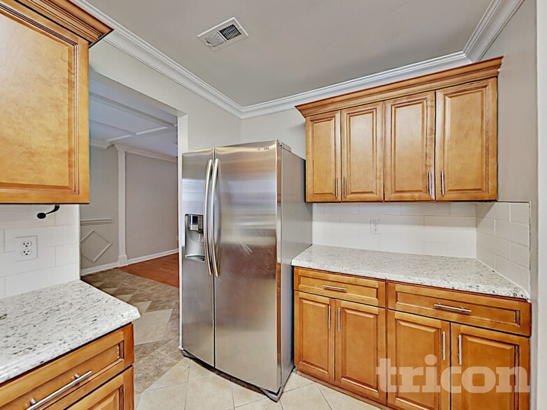 Building Photo - 4700 Winterberry Ln