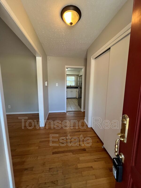 Building Photo - 5313 Hampton Rd