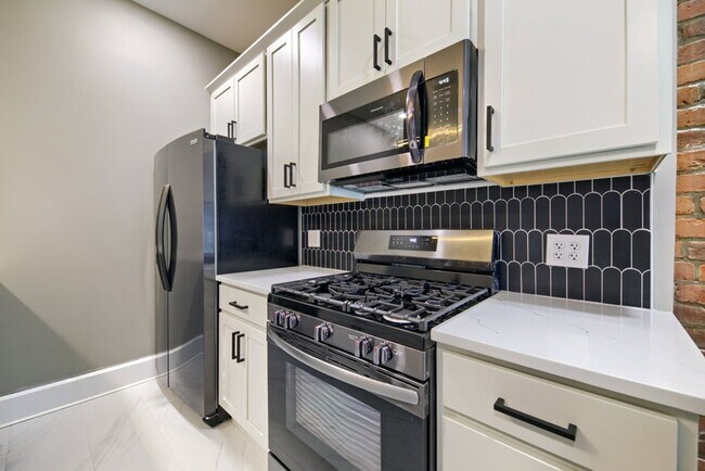Building Photo - E Lincoln St 59-61 MLR