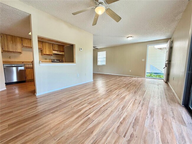 Building Photo - 129 Camphor Cir