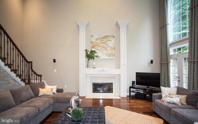 Building Photo - 6125 Old Dominion Dr