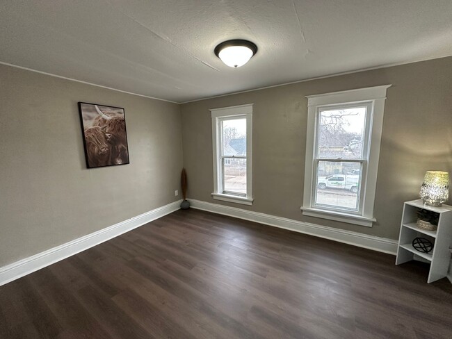 Building Photo - Newly remodeled 3 bed, 1 bath home for ren...