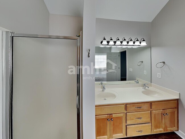 Building Photo - 3035 Romain Trail