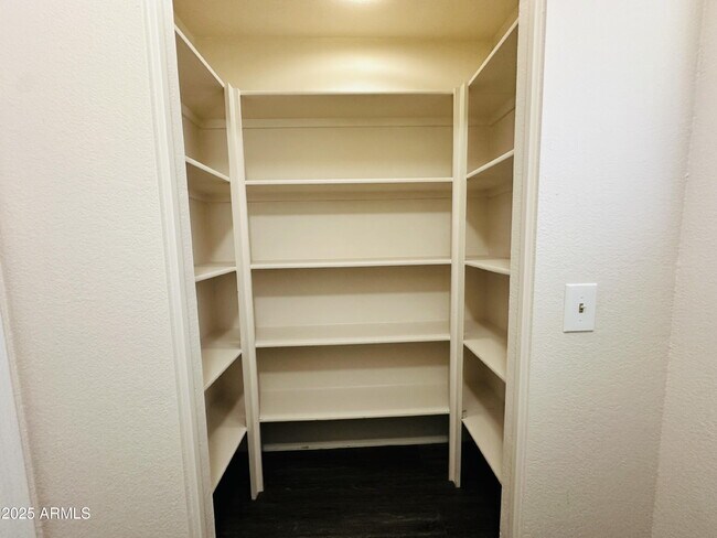 Building Photo - 1803 N Cheri Lynn Dr