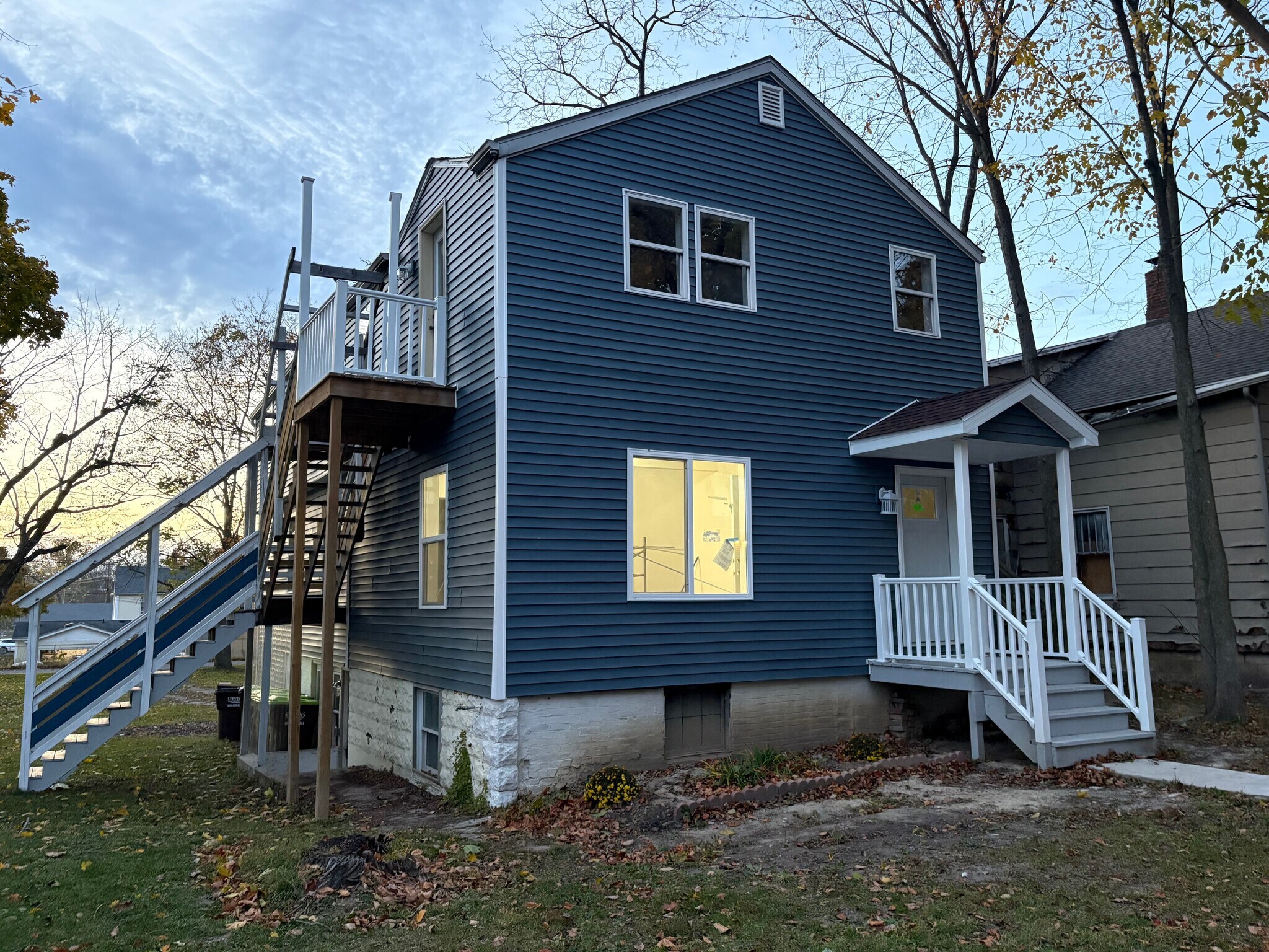 Building Photo - 618 Dennis St