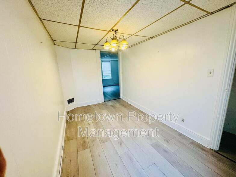 Building Photo - 429 Kelker St
