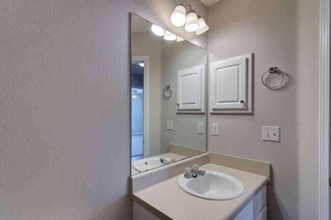 Building Photo - 2664 Shoni Dr