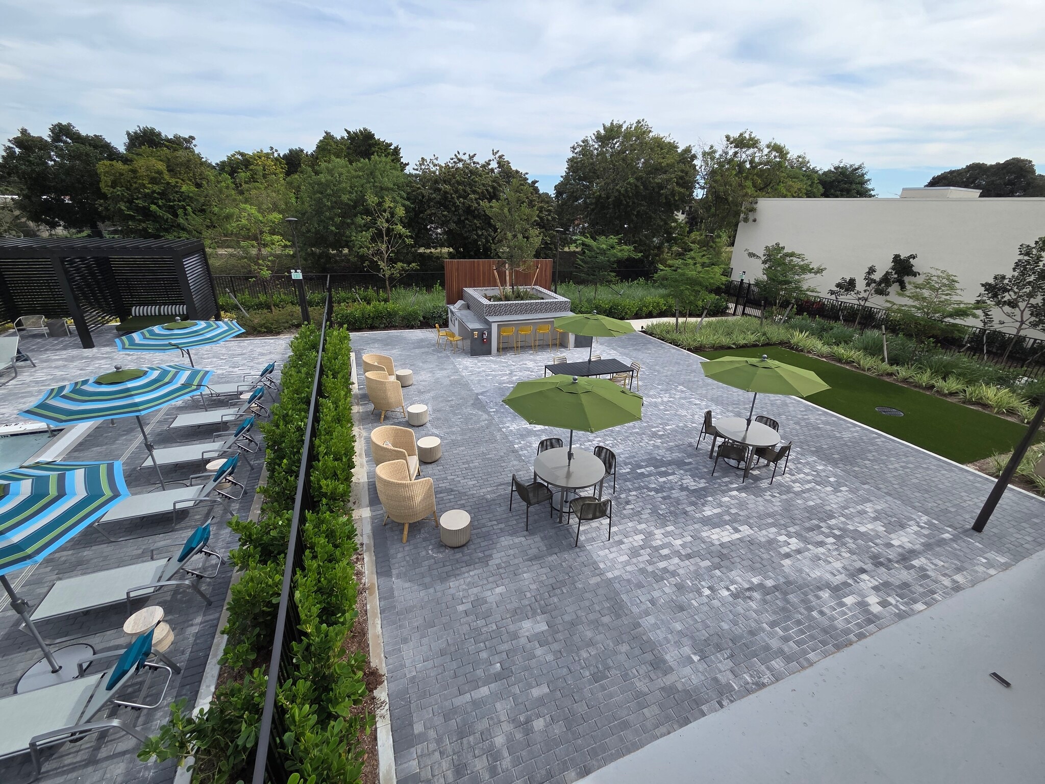 Building Photo - 2720 SW 69th Ave