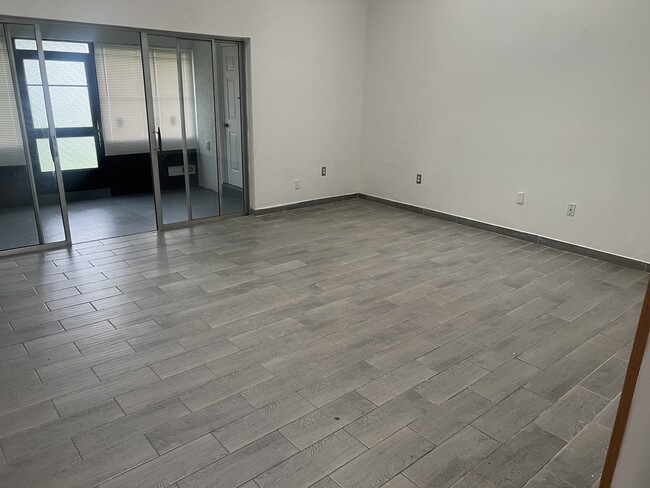 Building Photo - 5812 Blue Dahlia Way