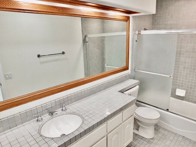 Building Photo - 6225 Napoli Ct