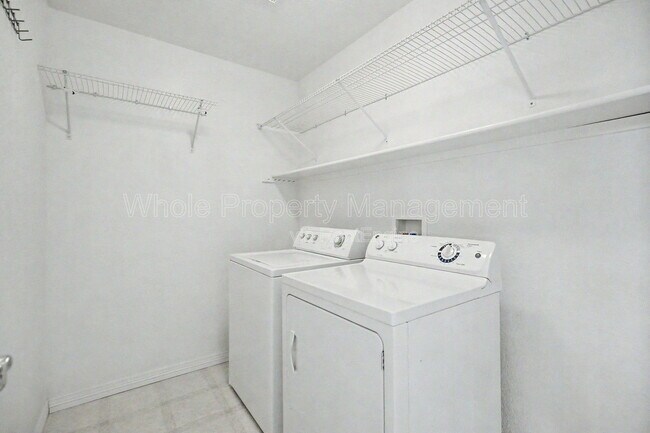 Building Photo - 11081 Independence Cir W