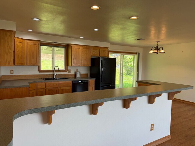 Building Photo - Harrington Lagoon Water View Home!