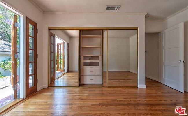 Building Photo - 543 28th Ave