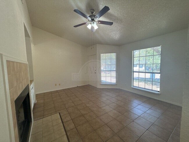 Building Photo - 3806 London Ln