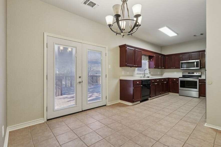 Building Photo - 15727 Knollrun