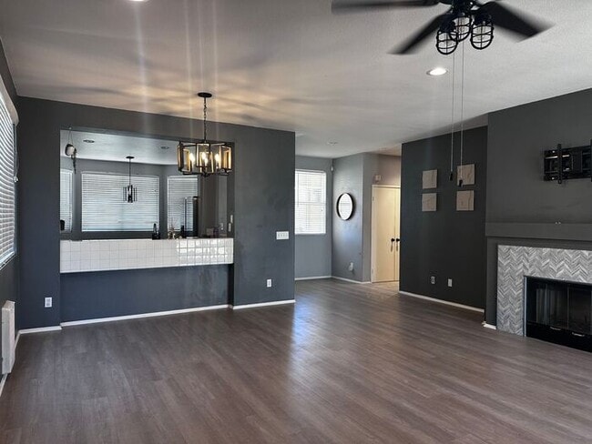 Building Photo - Welcome to your perfect blend of comfort a...