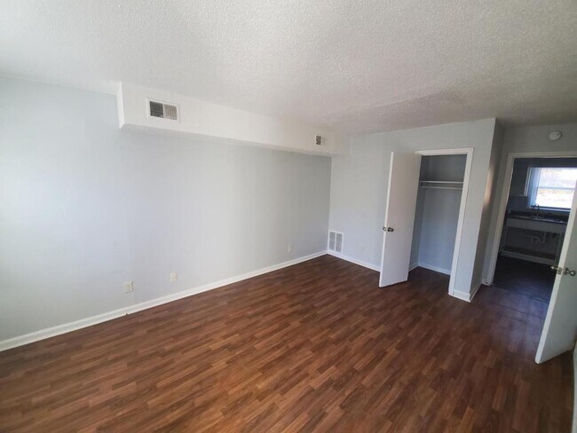 Building Photo - 1129 Conley St