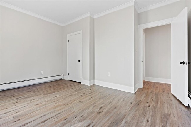 Building Photo - 30 Dane St