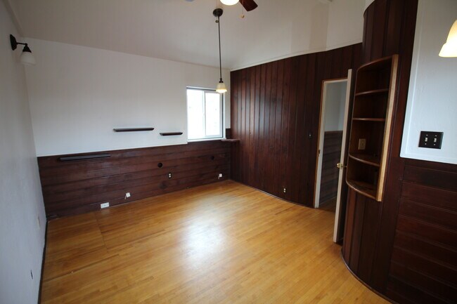 Building Photo - 1010 Tourmaline St