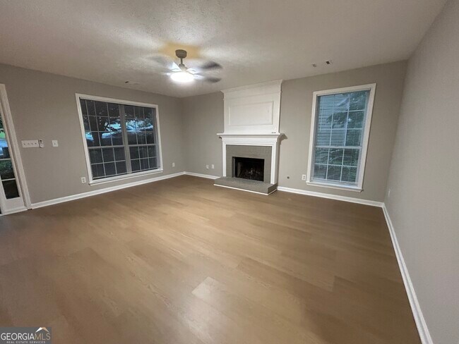 Building Photo - 2715 White Blossom Ln