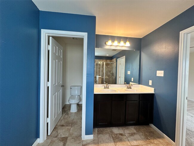 Building Photo - 6042 Wesley Manor Ct