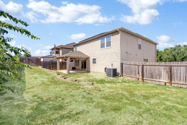 Building Photo - "2 WEEKS FREE! Spacious 4-Bedroom Sanctuary with 3 Full Baths and Solar Panels!"