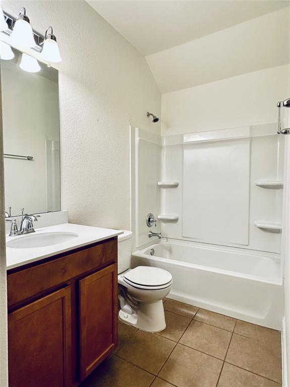 Building Photo - 3308 De Torres Cir