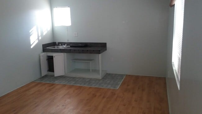 Building Photo - 3853 Bentley Ave