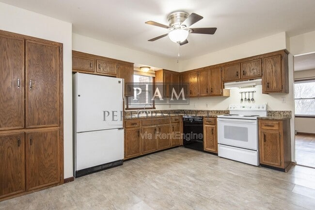 Building Photo - 21225 Mary Lynn Dr