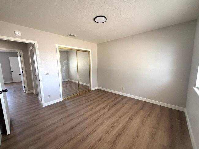 Building Photo - Beautiful House Available Now!!!