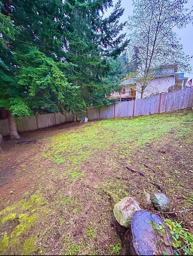 Building Photo - Holiday Move-In Special — Enjoy Half Off Your First Month’s Rent! Lovely 3 Bedroom Home in Coupev...