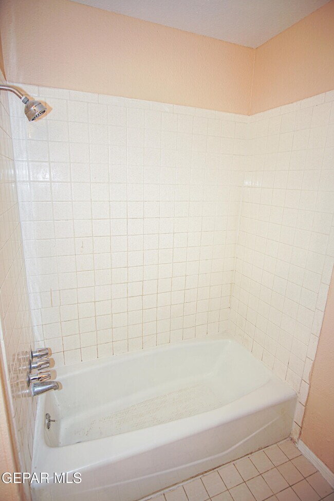 Building Photo - 11608 James Watt Dr