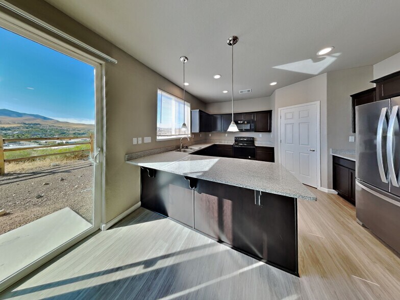 Building Photo - 3775 Thistledown Ct