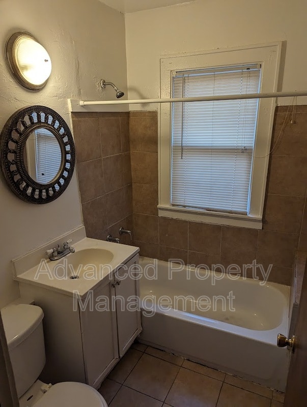 Building Photo - 4023 N 24th Pl