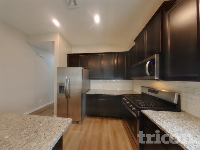 Building Photo - 13307 Badlands Bnd