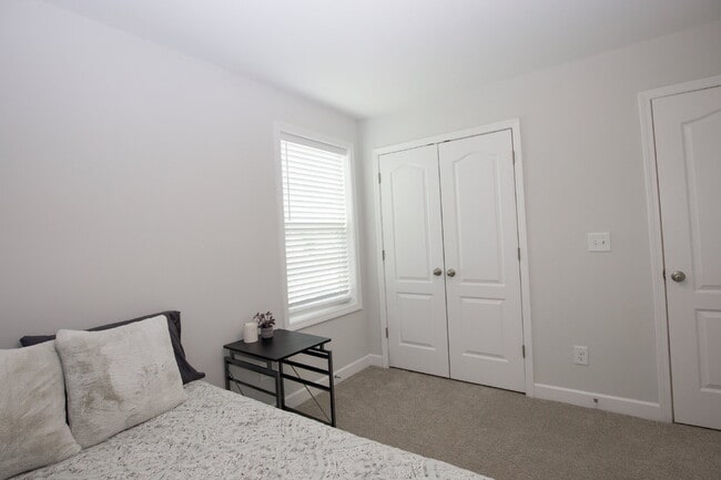 Primary Photo - 88 Kensington Dr