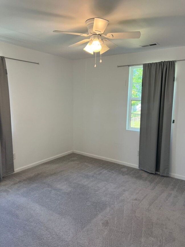Building Photo - Welcome to this beautiful home located in ...