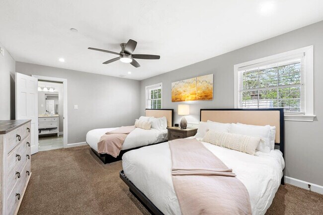 Building Photo - 441 Georgia 279-SI ID1019263P