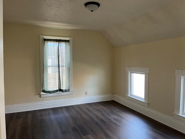 Building Photo - 438 Locust St