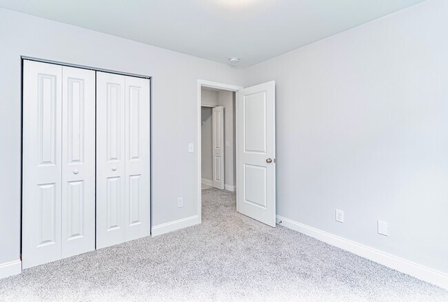 Building Photo - 819 Marple Pl