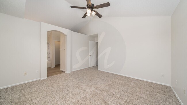 Building Photo - Stetson Hills Charmer with 2 Car Garage