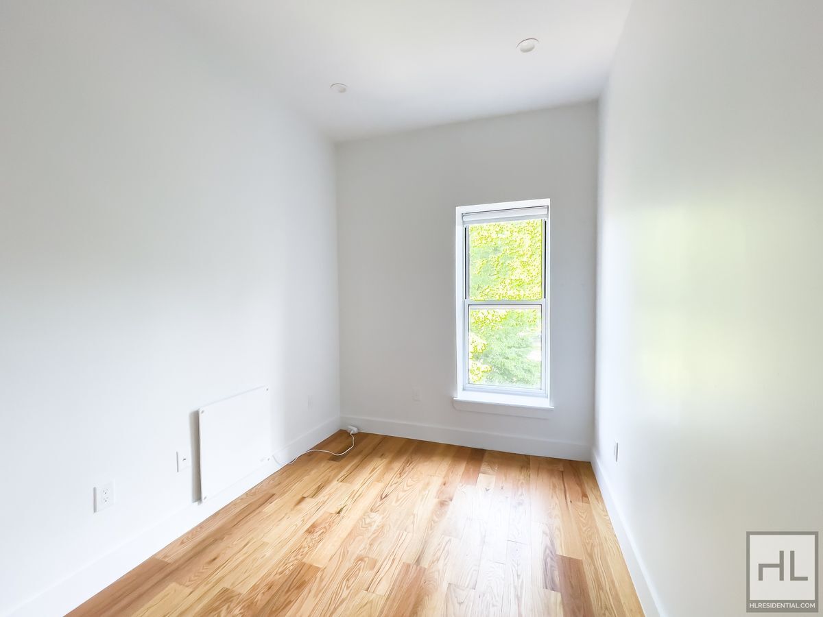 Building Photo - CROWN HEIGHTS / Amazing Sunlit 3-Bed 2-Bath
