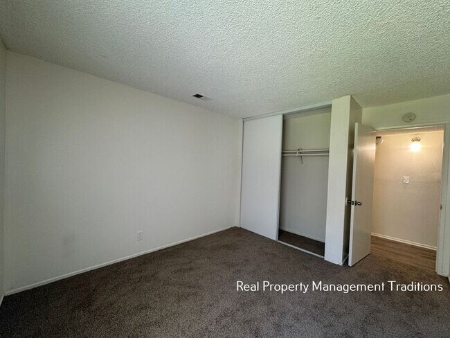 Building Photo - 3 + 2 Condo West Lancaster