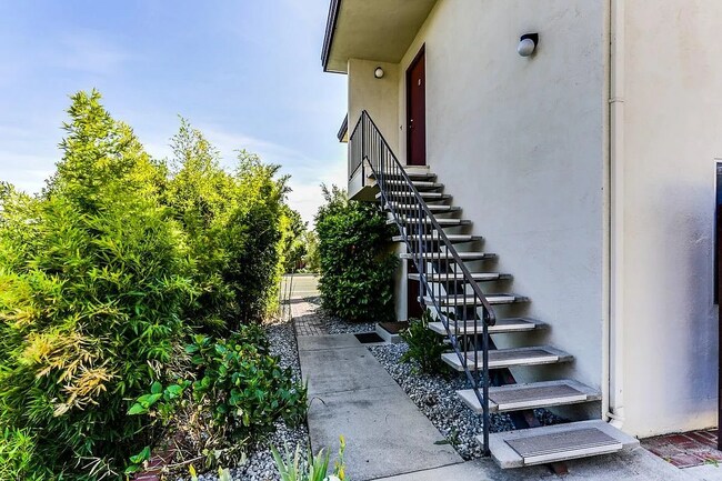 Building Photo - 7137 Soquel Drive