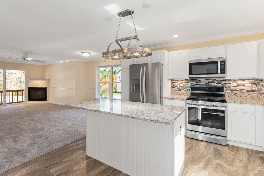 Kitchen - 36 Chandler Ln