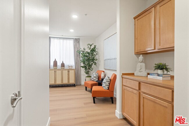 Building Photo - 1222 S Westgate Ave