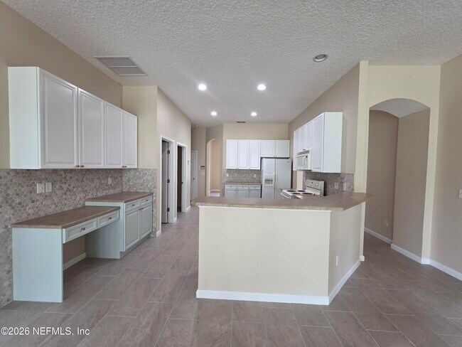 Building Photo - 739 Wakemont Dr